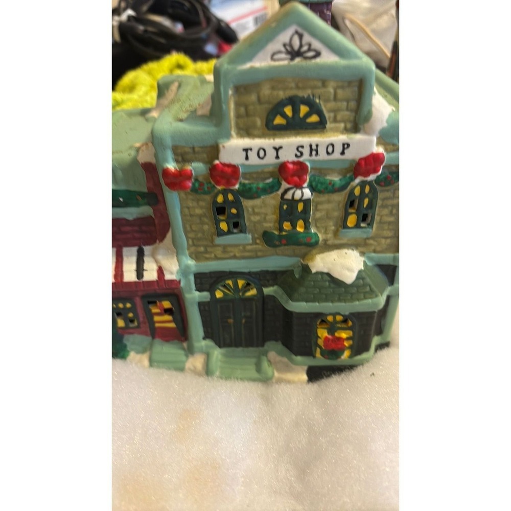 Vintage 1995 Holiday Village Collection 4pc Set  All Light Up